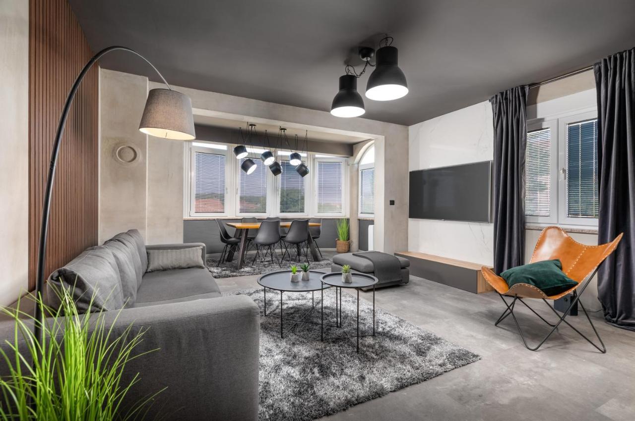 Luxury Elit Apartment Pola Esterno foto
